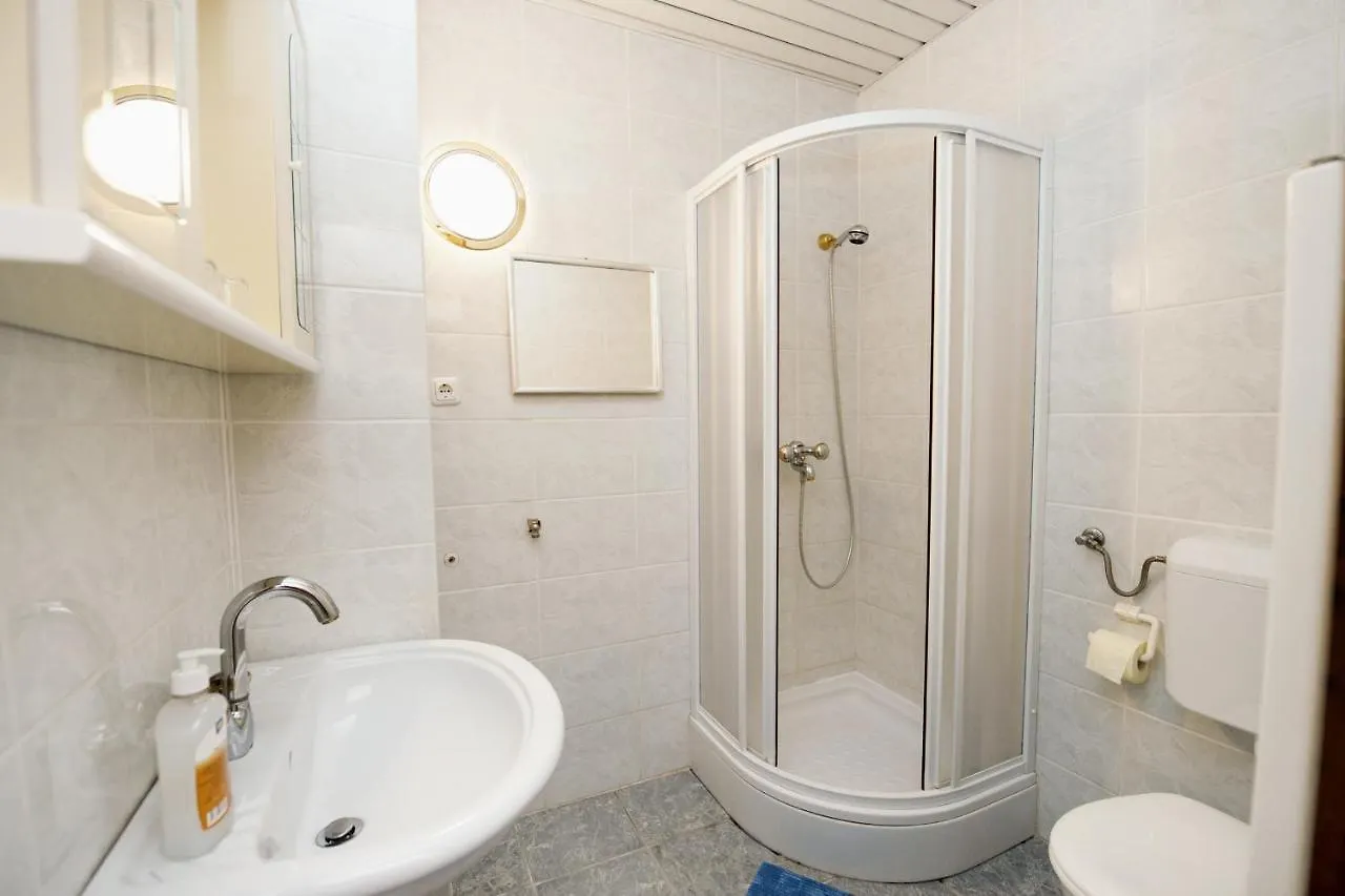 Apartments By The Sea Slatine, Ciovo - 10435