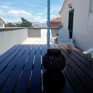Apartament Rosanda, Slatine